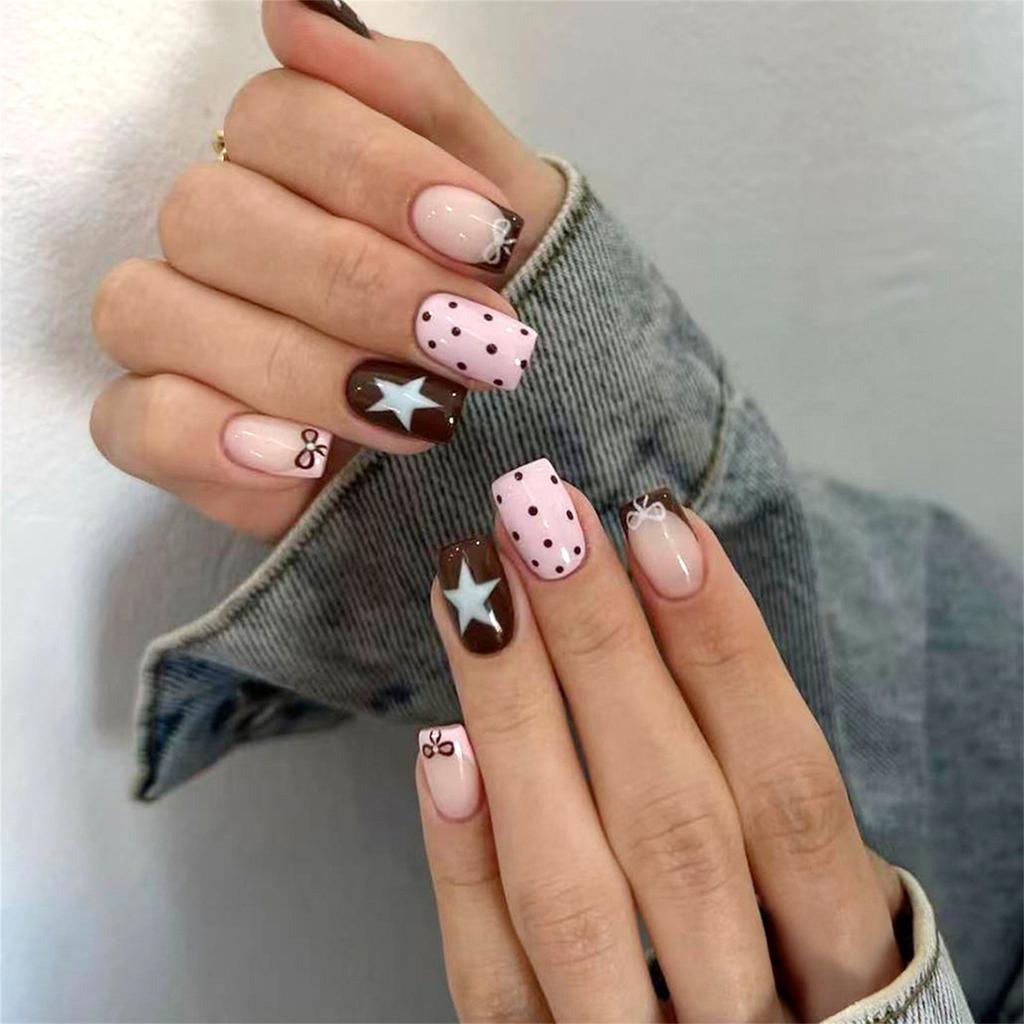 24 Stück Falsche Nägel Polka Dot Stern Braun Farbe Fake Nägel Wiederverwendbare Fake Nägel Tragbare Vollabdeckung Nagelspitzen Acryl Nagelspitzen