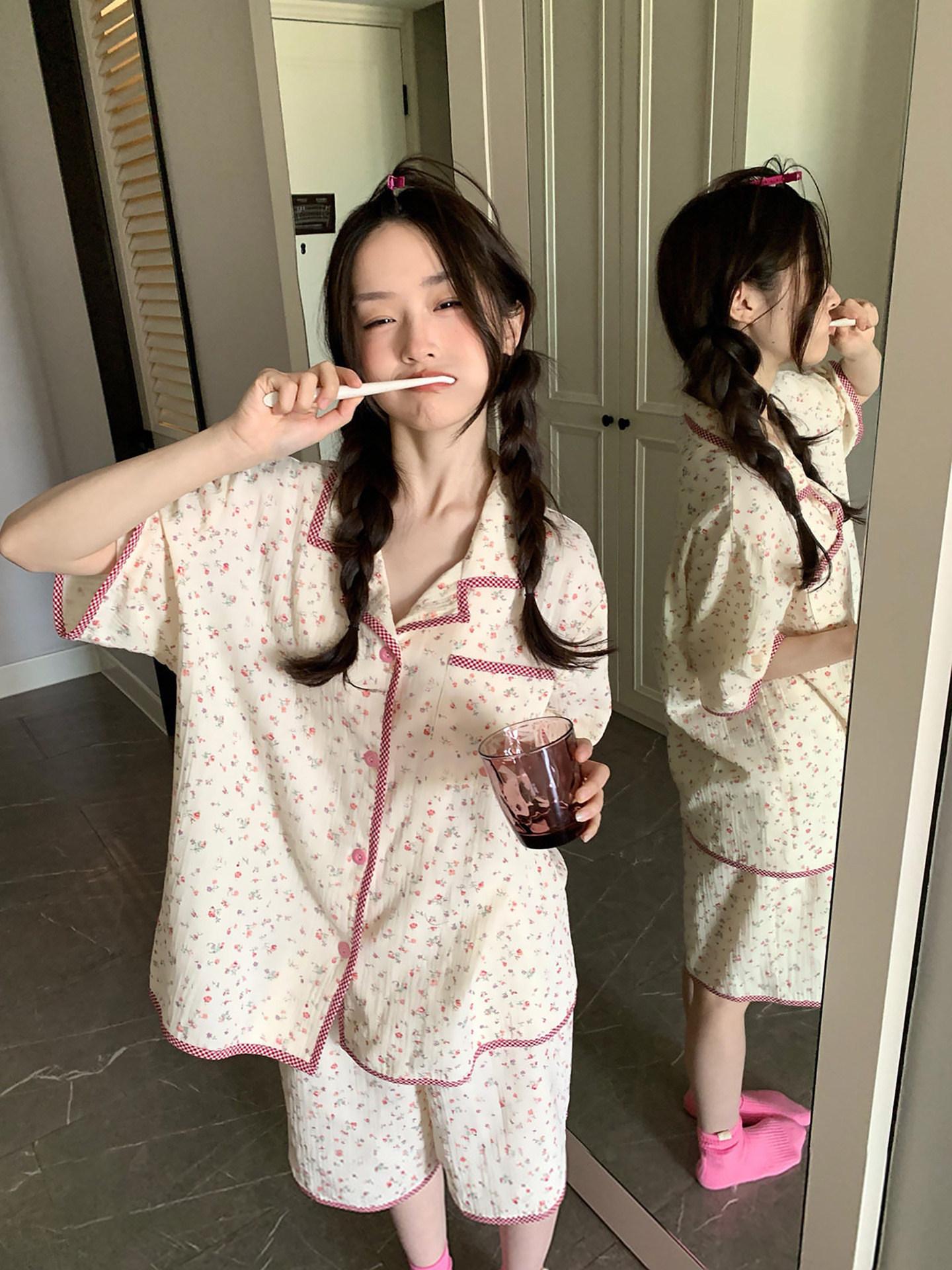 

Full of printed cranberry floral small fragrant pajamas women s summer short-sleeved shorts cardigan red edge two-piece girl loungewear S