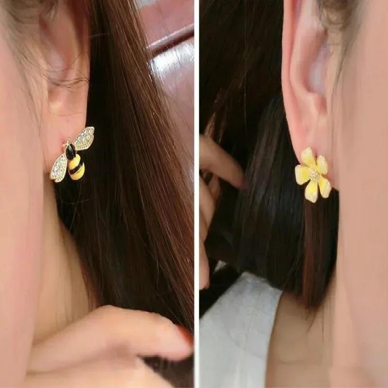 Cute Creative Fashion Women Simple Atmosphere Crystal Ladies Popular Bee Stud Earrings Sweet Stud Earrings Accessories Gifts