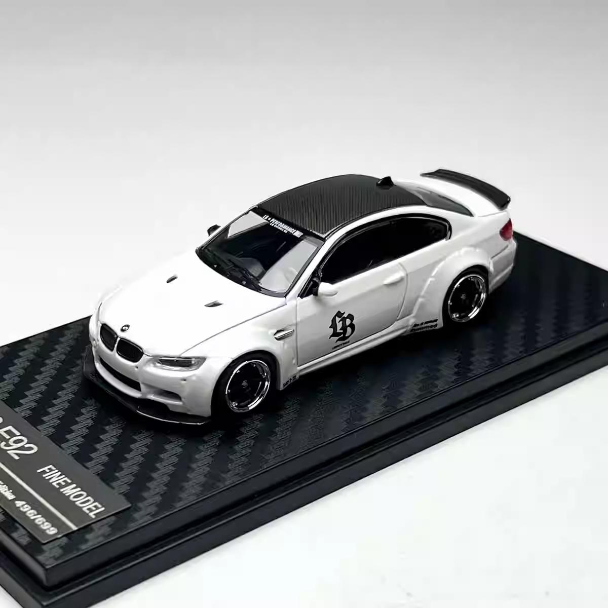 

FM 1:64 M3 E92 LBWK Литые Автомобильные Модели и Игрушечные Транспортные Средства Модель Автомобиля Масштабная Модель Автомобиля Для Детей белый