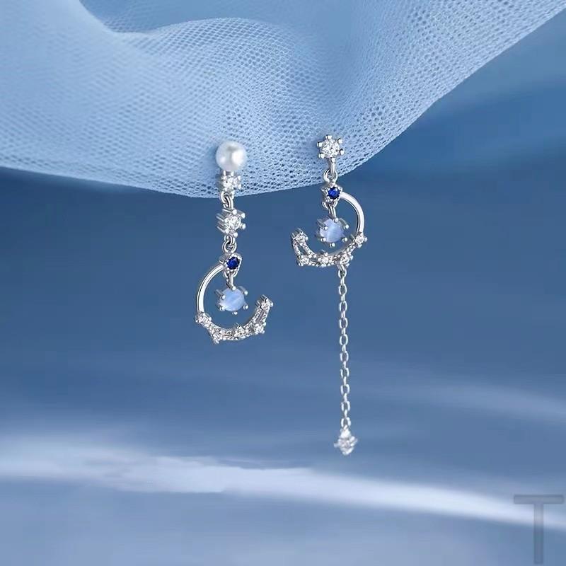 Star Moon Earrings Women's Light Luxury Niche Design Earrings Asymmetrical Temperament Fringed Earrings