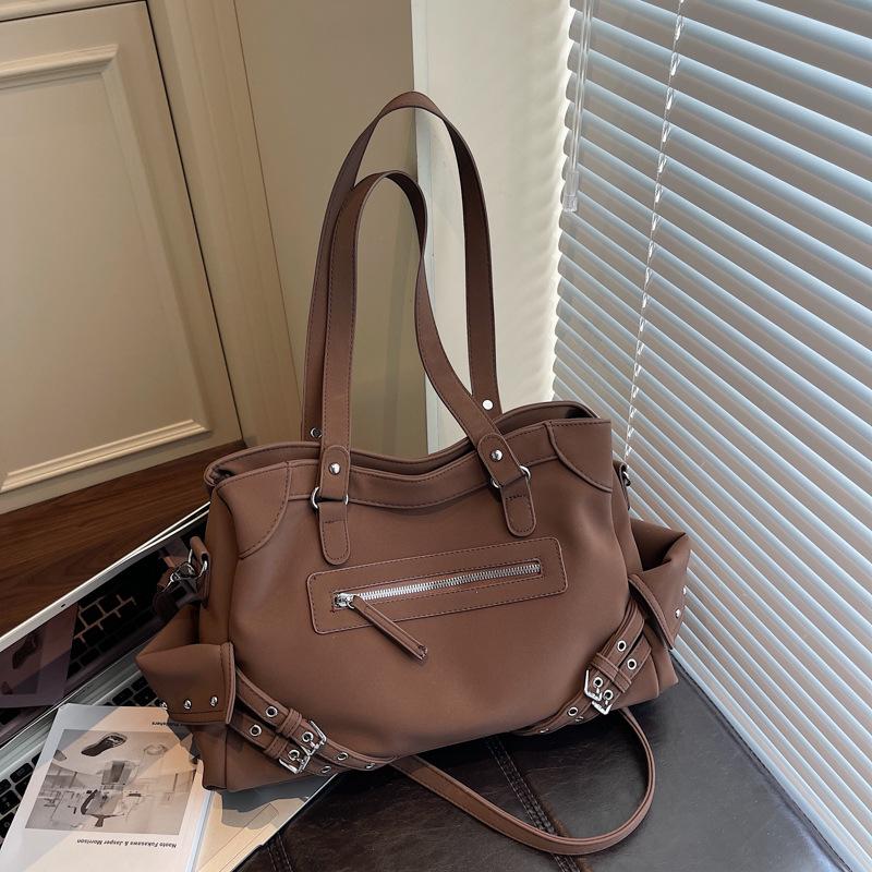 Borsa Tote da Moto Coreana con Borchie da Donna - Borsa a Tracolla a Spalla Crossbody di Grande Capacità per l'Autunno 2025