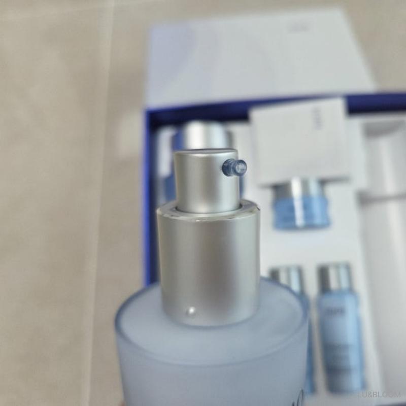 Iope Hyaluronsäure Spezial 2-teiliges Set (Toner 150ml + Emulsion 130ml) (+Gratisgeschenk)