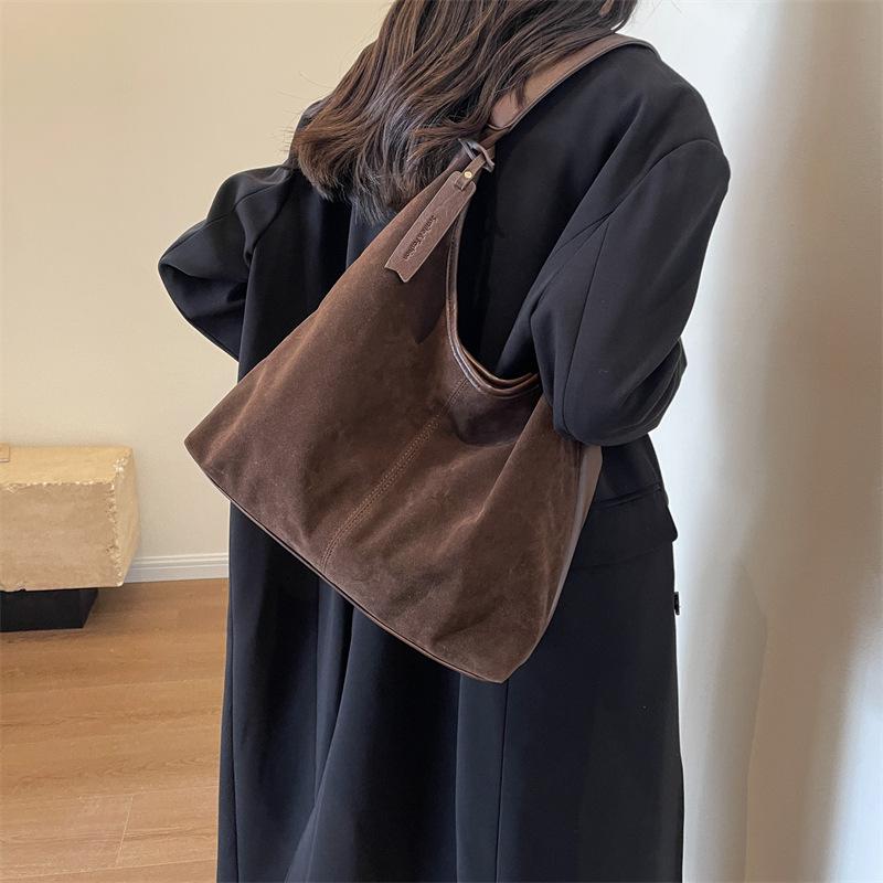 Wildleder Schulter-Tragetasche: Modische, Geräumige, Schlichte Handtasche