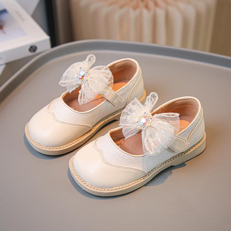 Spring and autumn new style fashionable little girl dance comfortable soft sole leather shoes