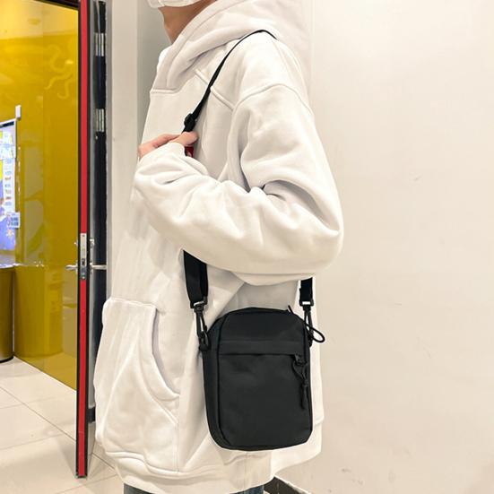 Unisex Crossbody Sling Tas Oxford Stof Schoudertas Kleine Crossbody Tas met Verstelbare Riem voor Mannen Vrouwen Dagelijkse Pendelen Straat