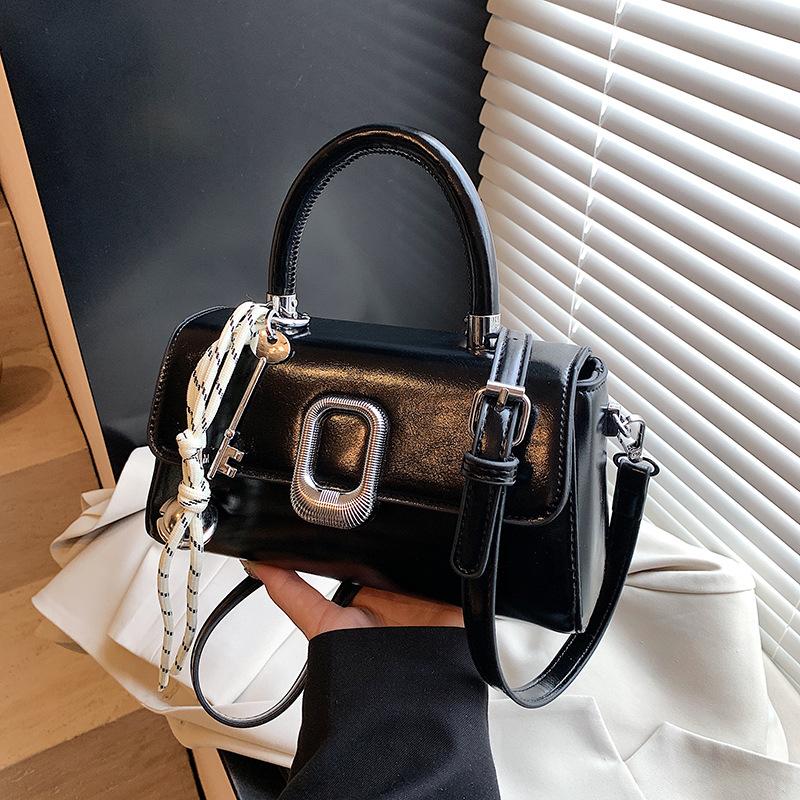 High-end Niche Design Bag Women's 2025 New Spring and Summer Versatile Fashion Shoulder Messenger Bag Portable Small Square Bag