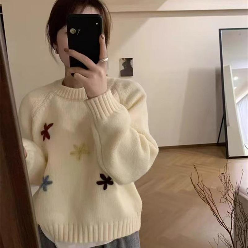 Autumn New Women's Clothing Flower Age-reducing Outer Sweater Women's Crew Neck Autumn Clothing Lazy Wind Knitted Top
