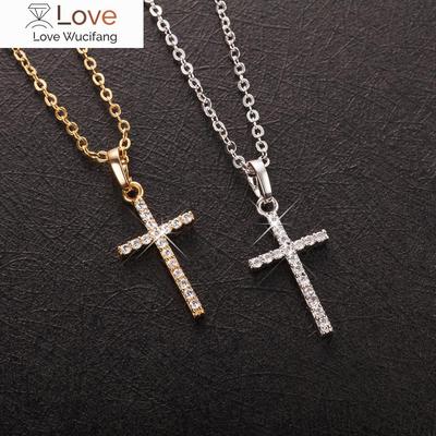 Madingas moteriškas kryžiaus pakabukas dropshipping Auksinė Juoda Spalva Kristalas Jėzaus kryžiaus pakabukas Karoliai Papuošalai Vyrams/Moterims Didmeninė prekyba