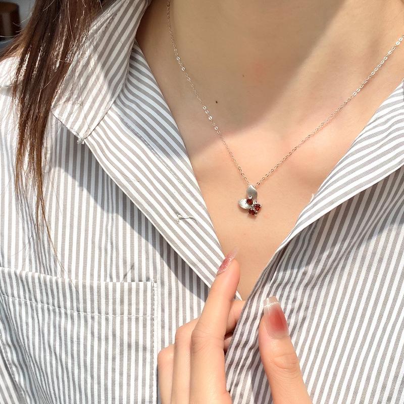 S925 Sterling Silber gebürstete Textur Schmetterling Halskette Wassertropfenform Naturkristallstein Leichter Luxus Tägliche Accessoires Schmuck Geschenk