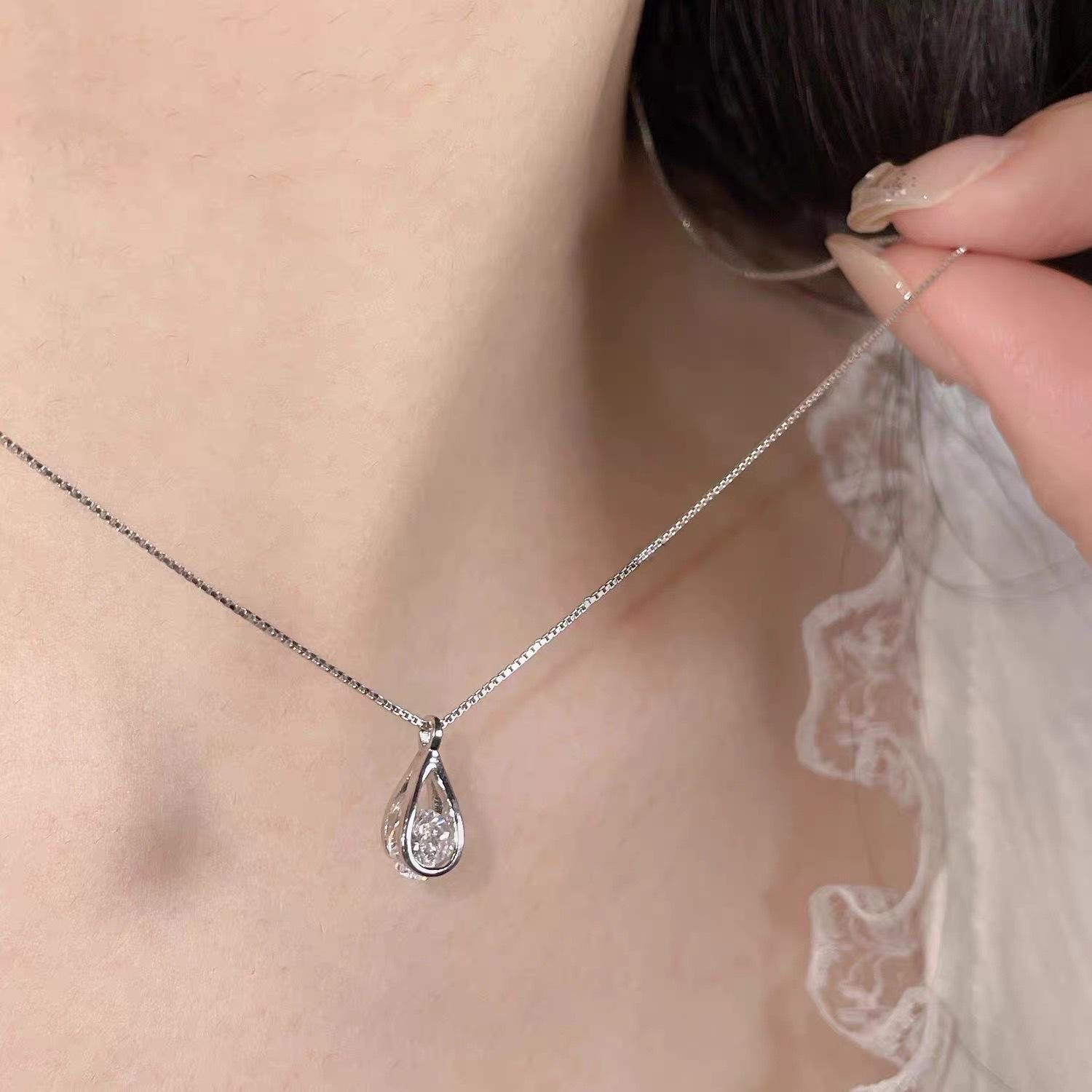 

Exquisite Zircon Teardrop Necklace - Women s Light Luxury Clavicle Chain Choker
