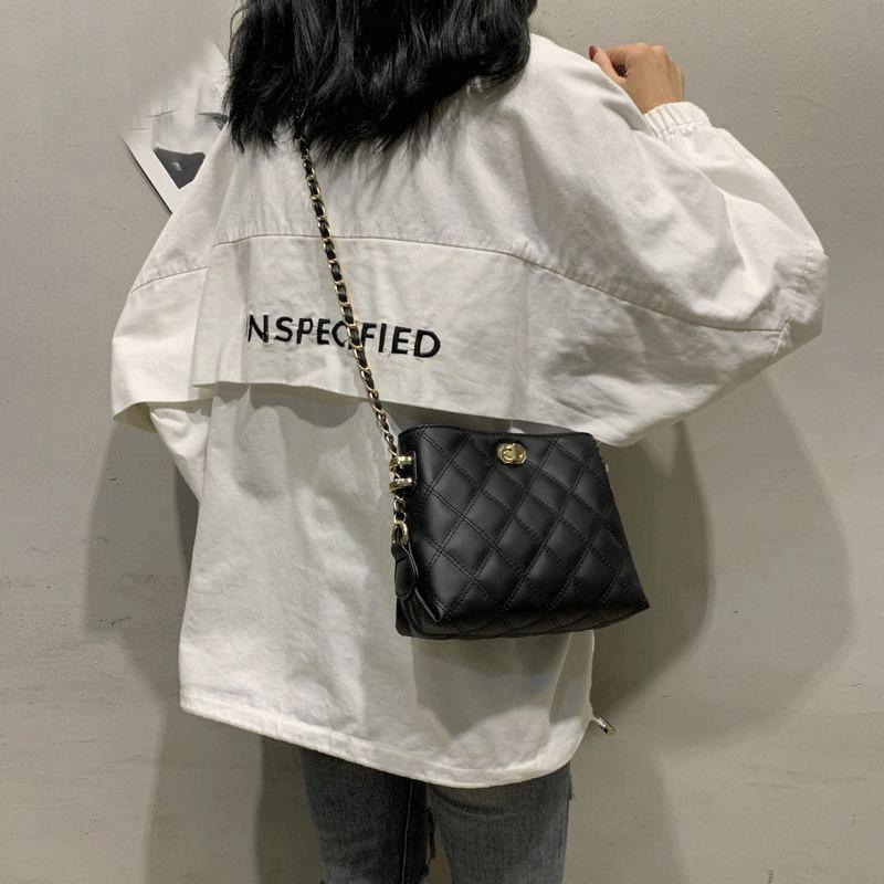 Light Luxury Niche Bag New Trendy Versatile Diamond Women's Bag Fashion Messenger Lock Chain Bag