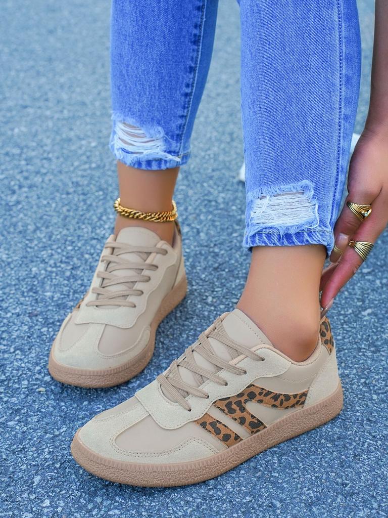 Fashion Large Casual Sports Shoes for Women In Summer and Autumn 2025, New Flat Bottomed Fashionable Versatile Casual Shoes