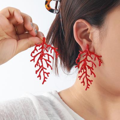 Female Fashion Retro Leaf Earrings