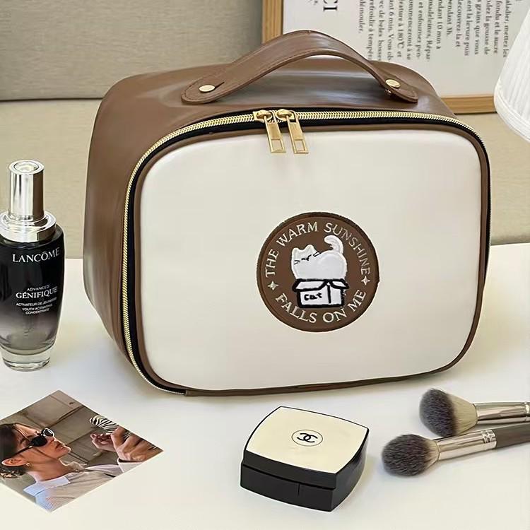 Large Capacity Cute Makeup & Toiletry Bag - Portable, Waterproof, High-End Skincare Storage