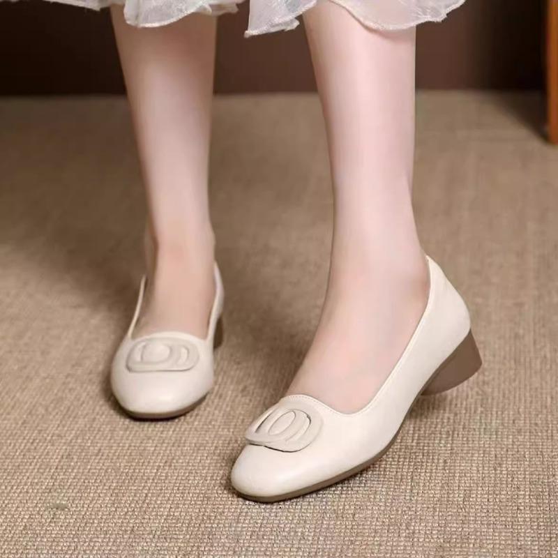 

Commuter women s shoes soft leather square single shoes autumn new shallow mouth versatile mother shoes high heels soft sole leather shoes 40