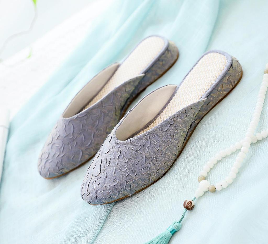 Women's Solid Color Closed-Toe Summer Slippers - 2022 Spring/Summer Collection