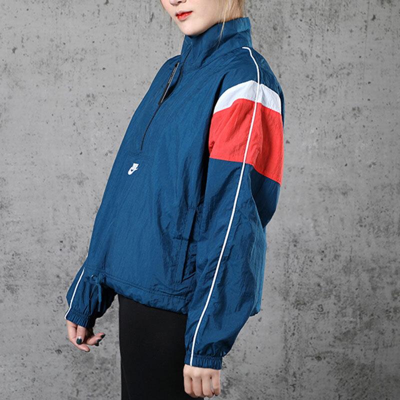 Nike Geweven Windjack met Logo en Ademende Voering Damesjassen Xeric-Blauw CJ2362-432