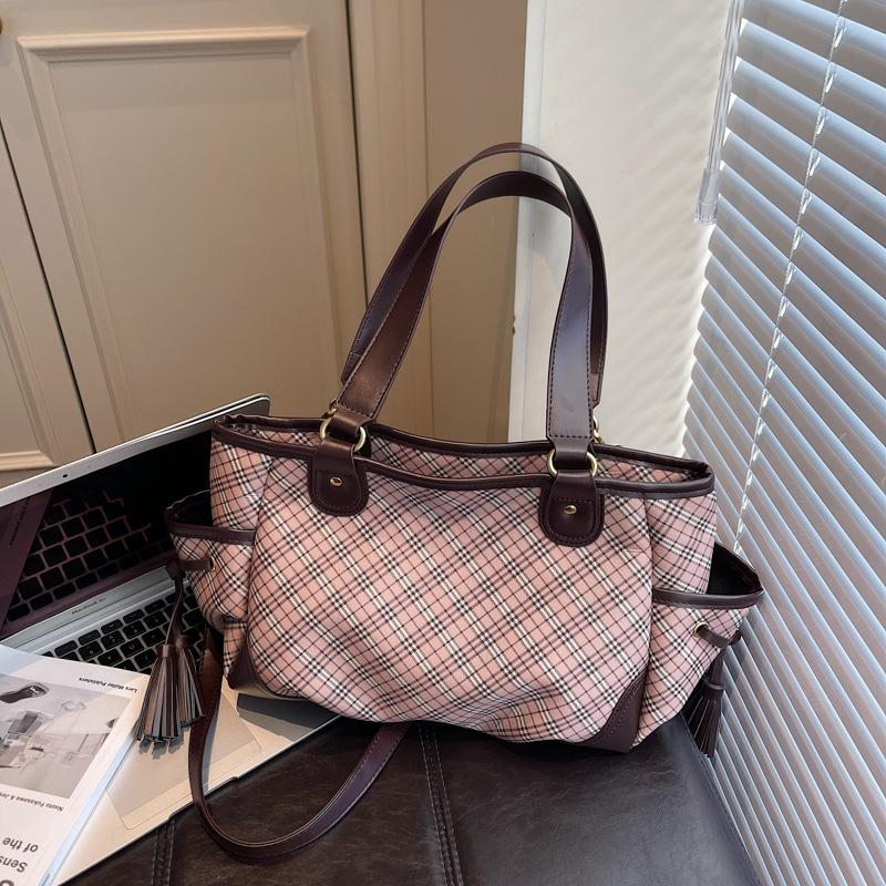 

New simple retro texture bag fashion messenger bag temperament commuting large capacity underarm shoulder bag tote bag коричневый