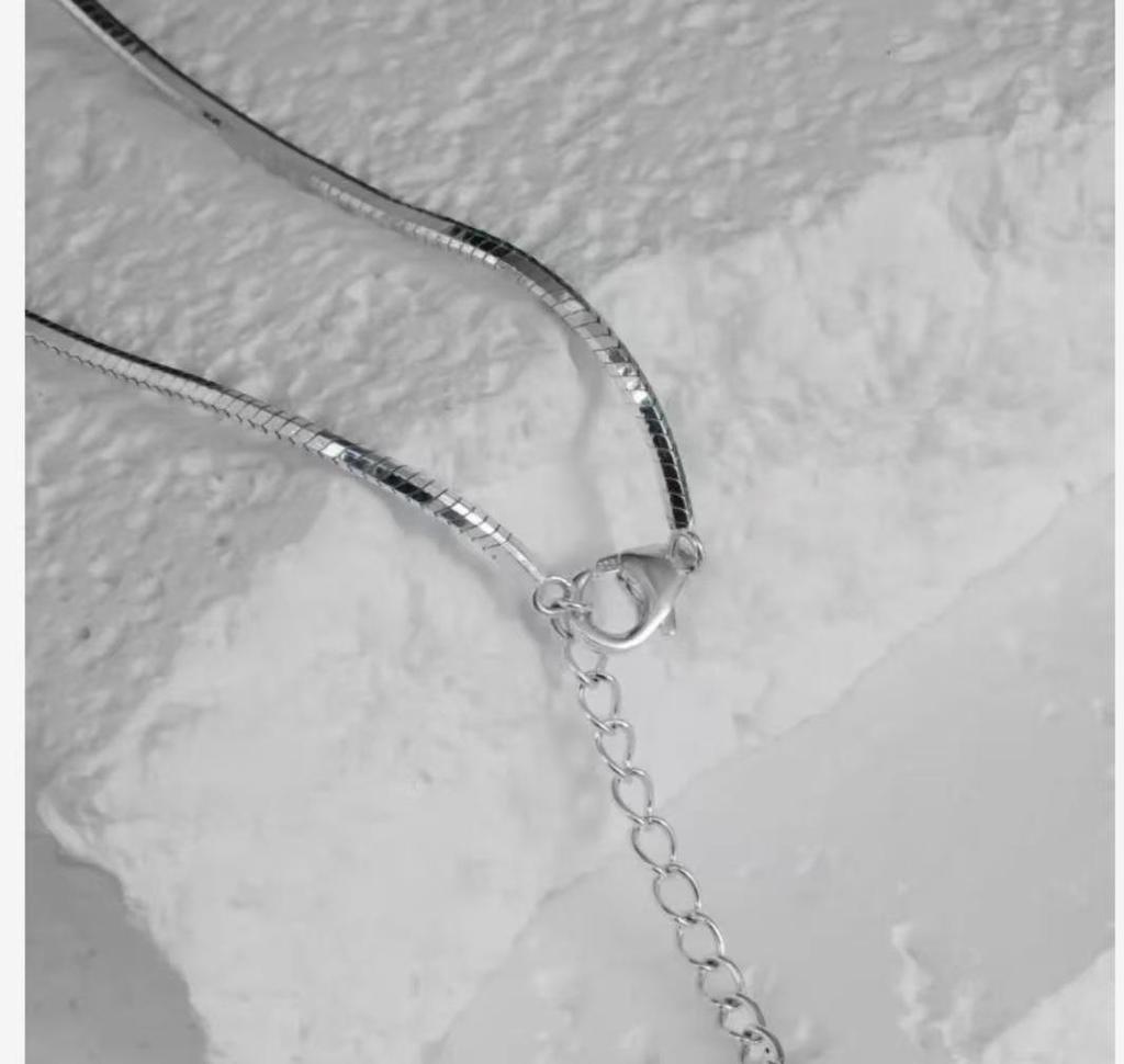 2024 Fall/Winter Light Luxury Black Agate Irregular Necklace: High-End Adjustable Long Minimalist Sweater Chain