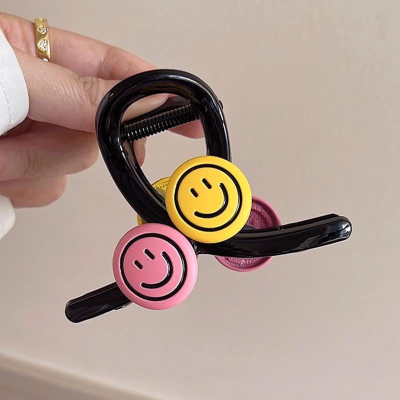 Smiley Face Hairpin High PonytailShark Clip Hair Accessory At The Back of The Female Head