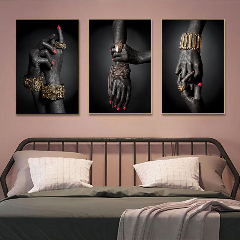 Afrikanische Frau Leinwand Wand Kunst Malerei Poster und Drucke schwarze Frau hält Gold Schmuck Bild für Wohnzimmer Home Decor