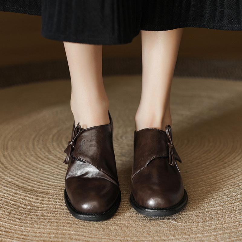 

Four seasons wear casual single shoes light mouth round head solid color leather shoes women s rubber soft sole large size shoes new flat heel lazy 39 коричневый