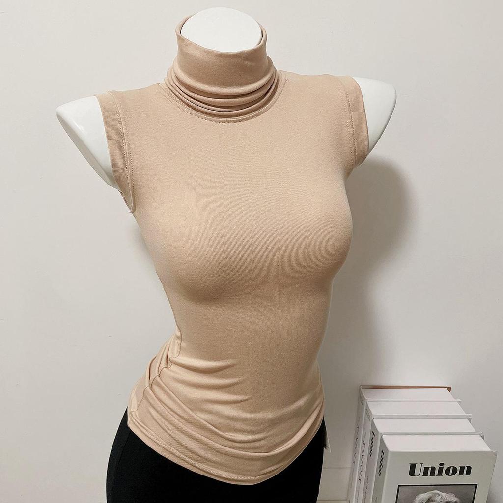 Slim-Fit, Sleeveless, High-Neck, Solid-Color Body-Hugging Top
