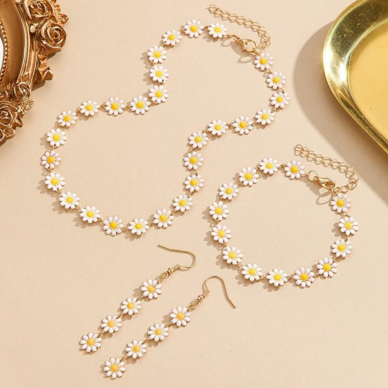 Boho Daisy Necklace Set With Colorful Enamel Flower Pendant Alloy Chain Women Fashion Jewelry