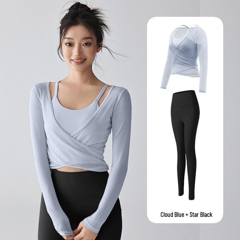 Women's Long Sleeve Yoga Set with Padded Top for Pilates Training