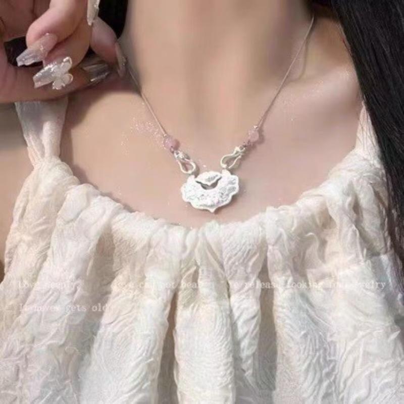 

Safety lock woven rope necklace women s autumn and winter retro accessories fashion temperament versatile sweater chain