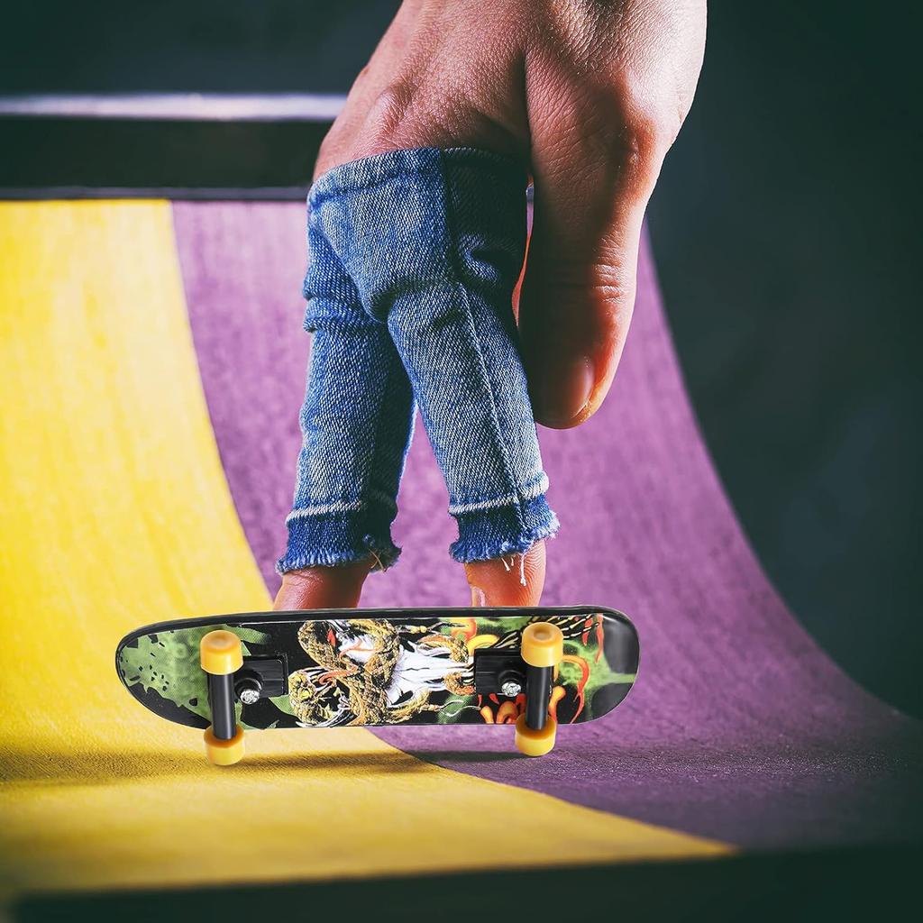 10Pcs Small Skateboard Fingerboard Finger Scooter Kids Plaything Cool Stuff Gadgets Party Favors Playful Present Idea Kinder Spiele