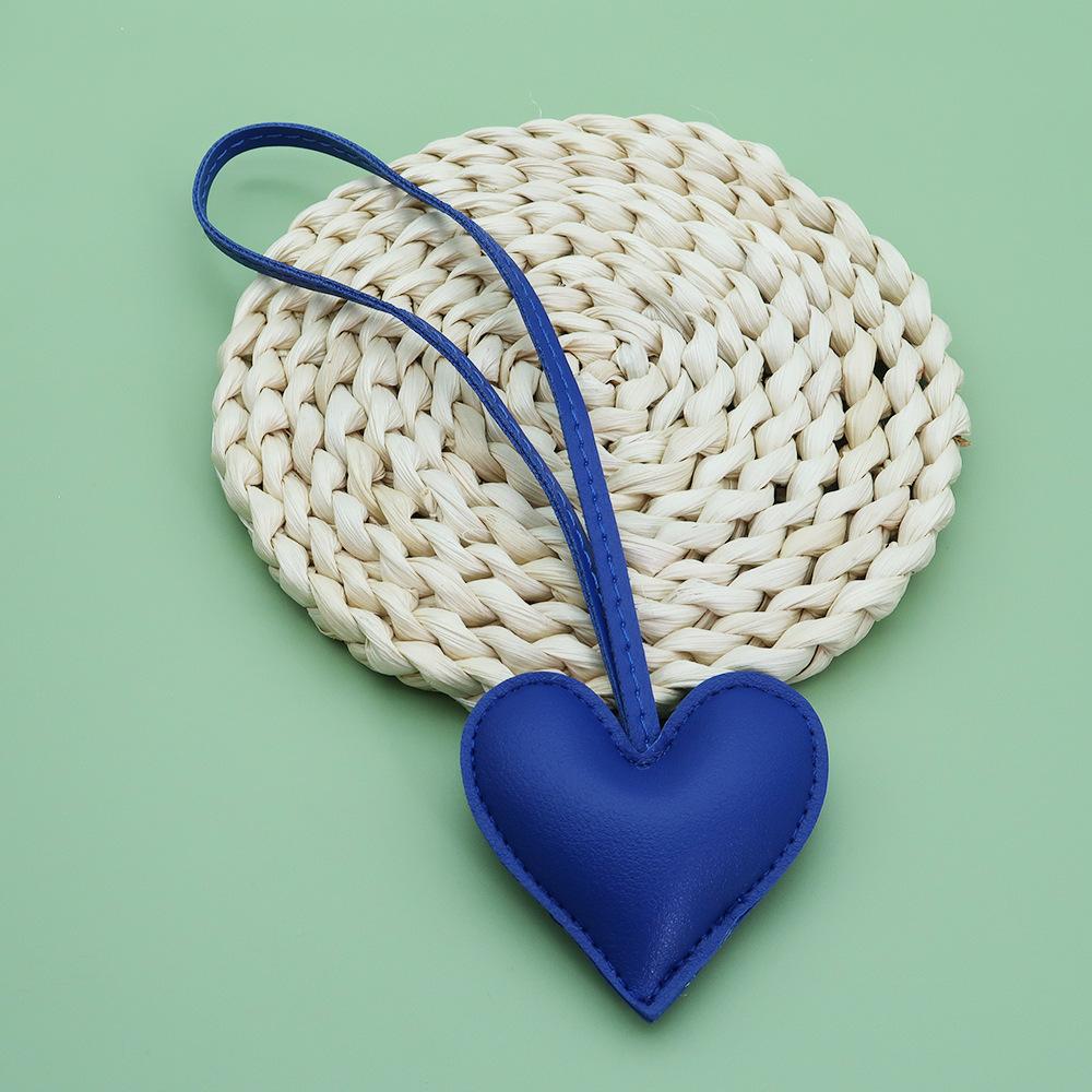 Custom Leather 3D Peach Heart Keychain Bag Pendant Love Hand Rope Personalized Couple Backpack Pendant Gift