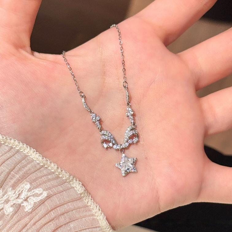 Women's Bow Star Necklace: Simple, Elegant Clavicle Chain with High-End Design.