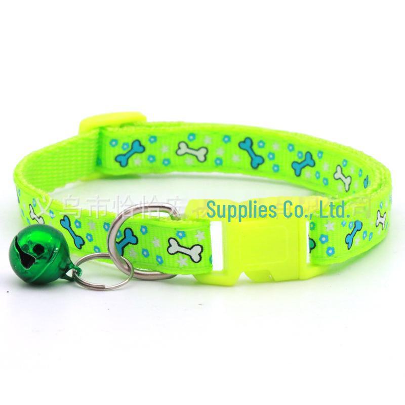 

Ошейник для мелких домашних животных с костями Small Bones зелёный