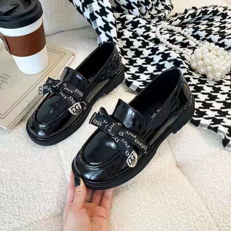 

Интернет знаменитости британский стиль плоская форма jk маленькие кожаные туфли женские 21 осень новый лук универсальные шапочки туфли одинарные туфли прилив 35