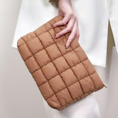 Cosmetic Bag Compact Size Quilted Makeup Bag with Top Zipper Closure Spacious Inner Pocket Easy To Clean Travel Cosmetic Organizer