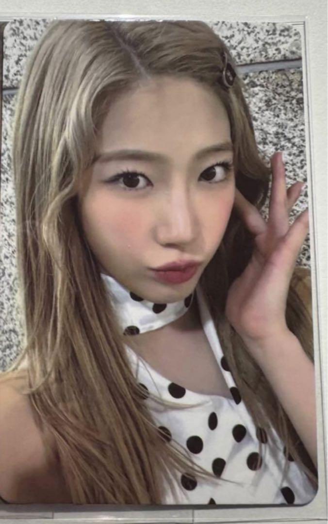 

[USED] LESSERAFIM HOT Kazuha China idoustage 2.0 trading card