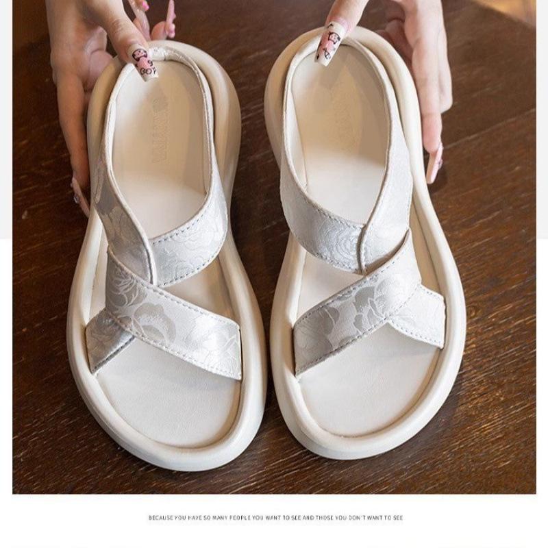 

Cool slippers women s summer outer wear flat-bottomed new thick-soled beach sandals fashionable women s embroidery new Chinese one-word 35 белый