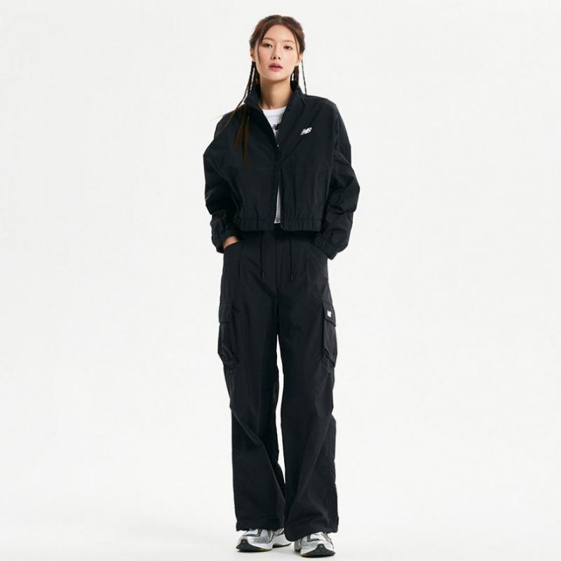 New Balance Nbnte2w402 Women Lightweight Woven Wide Cargo Pants  Black 