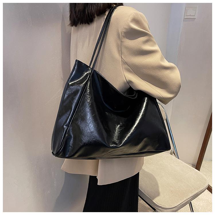 New Women's Large Capacity Tote Bag Soft Leather Shoulder Bag Vintage Casual Handheld Bucket Bag