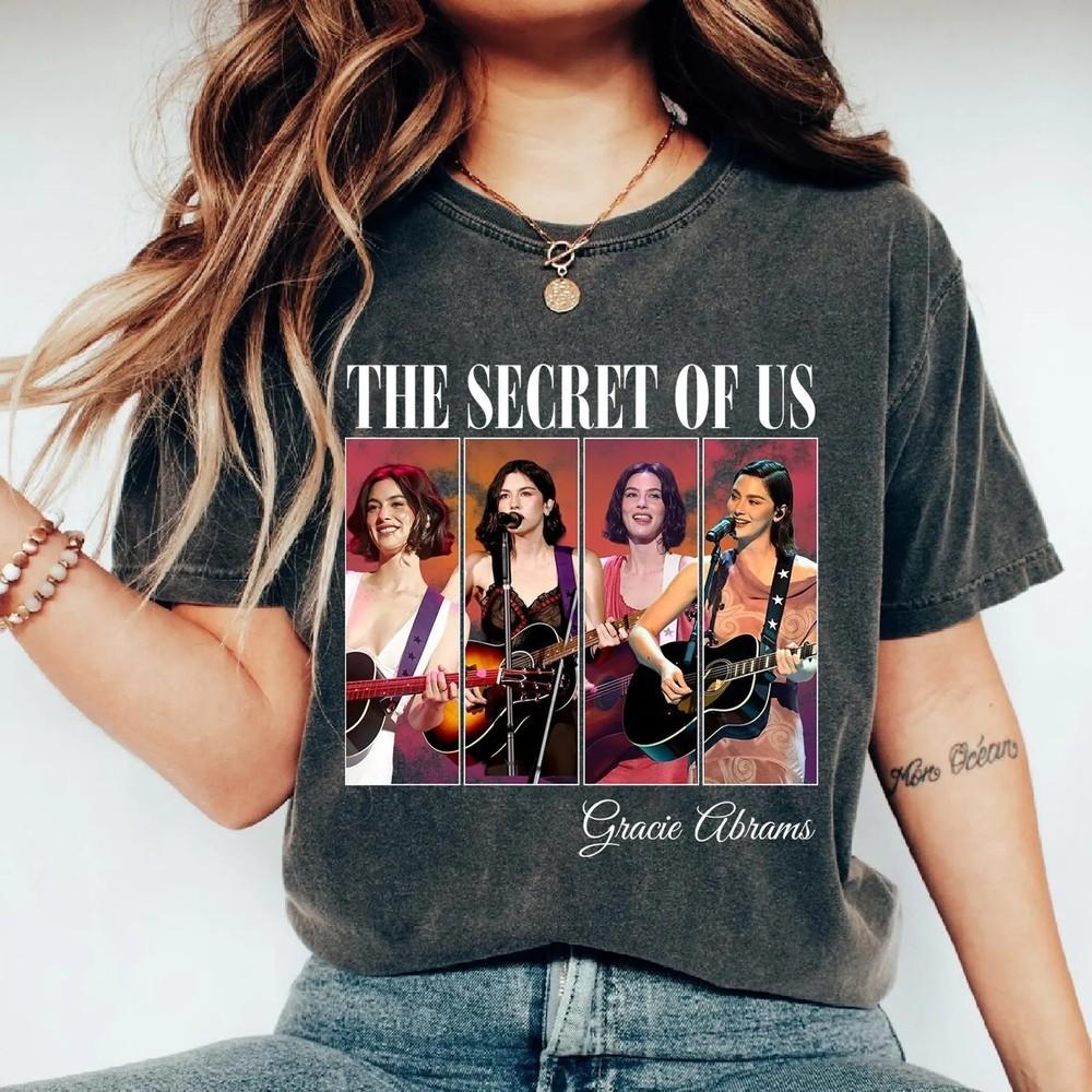 The Secret of Us Tour 2025 Gracie Abrams Vintage Style Unisex T-Shirt Unisex T-Shirt S