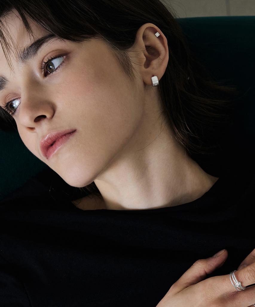 Tou Np003 Hidden Shine Matte Cubic Earrings