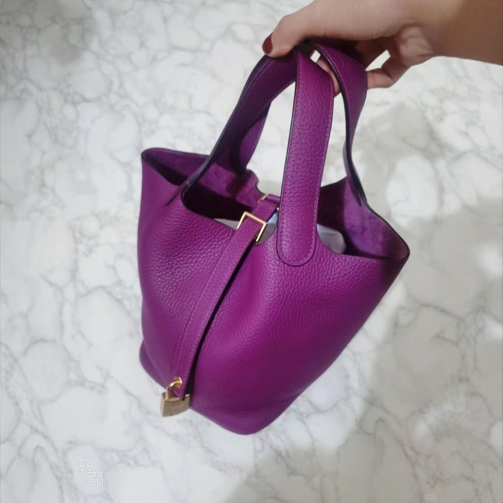 2024 nuova borsa a cesto per verdura da donna motivo litchi viola borsa a secchiello portatile versatile borsa a mano di grande capacità da donna