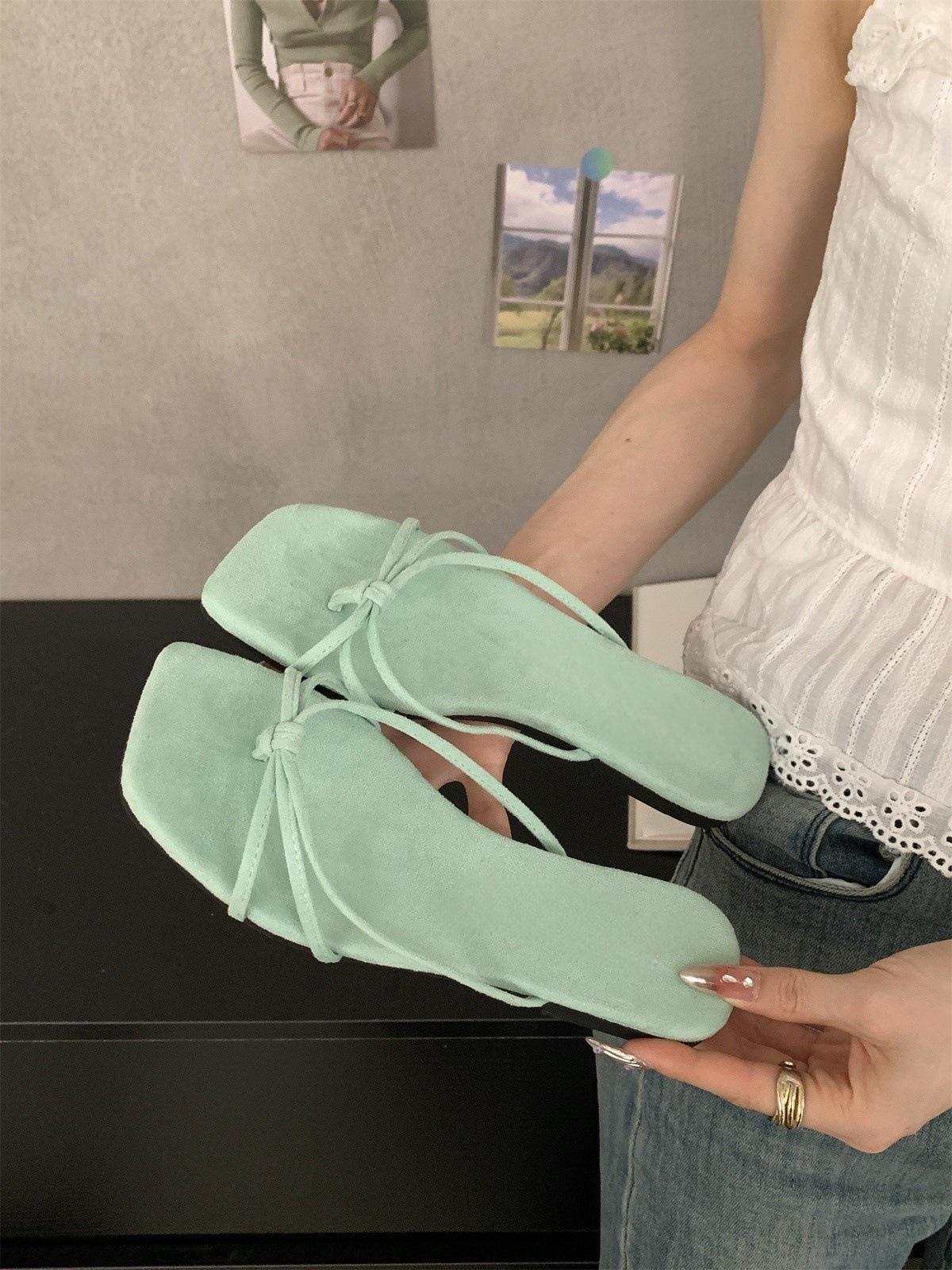 

Niche flat-bottomed retro red toe slippers fairy shoes wear 2025 new summer beach sandals 40