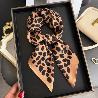 Accessoires – Schals & Tücher