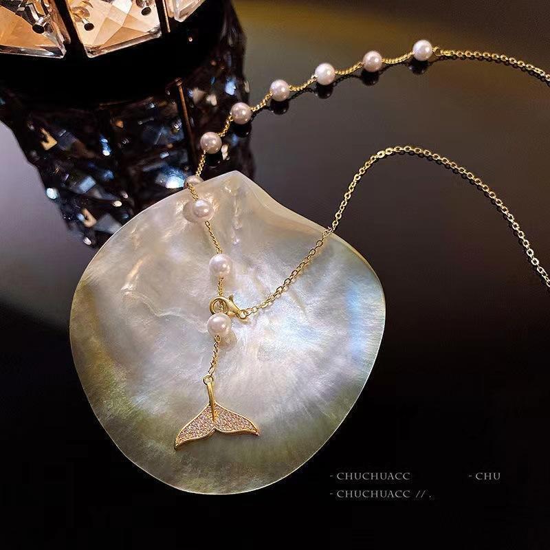 Irregular Pearl Necklace Women's Pearl Love Pendant Clavicle Chain Premium Sense