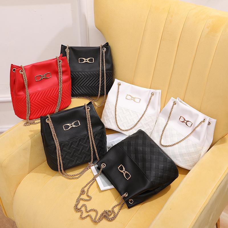 

Женские мини-сумочки с цепочкой Сумки Сумки