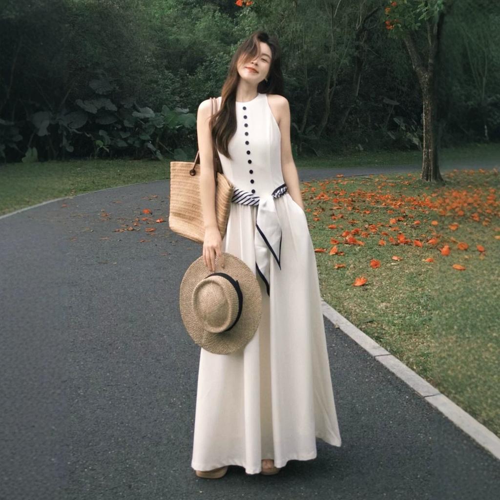 White Long Dress Women's 2026 Spring and Summer New Gentle Temperament French Waist High Sense Sleeveless Long Skirt