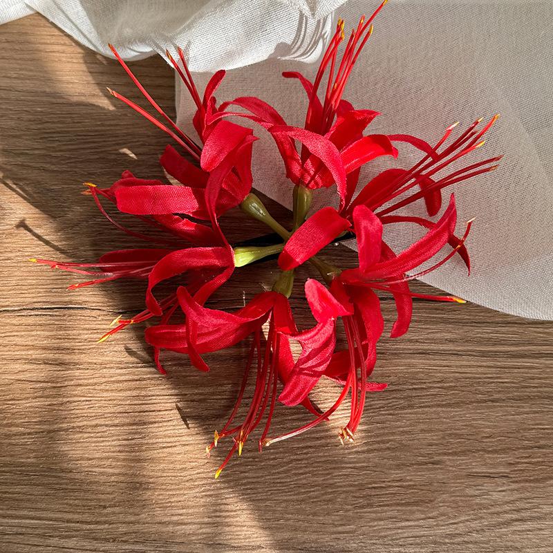 Super Delikat Blomst Hårklemme Sjøside Atmosfære Klemme Foto Hårtilbehør Andenebbklemme Lilje Hårnåler Sideklemmer